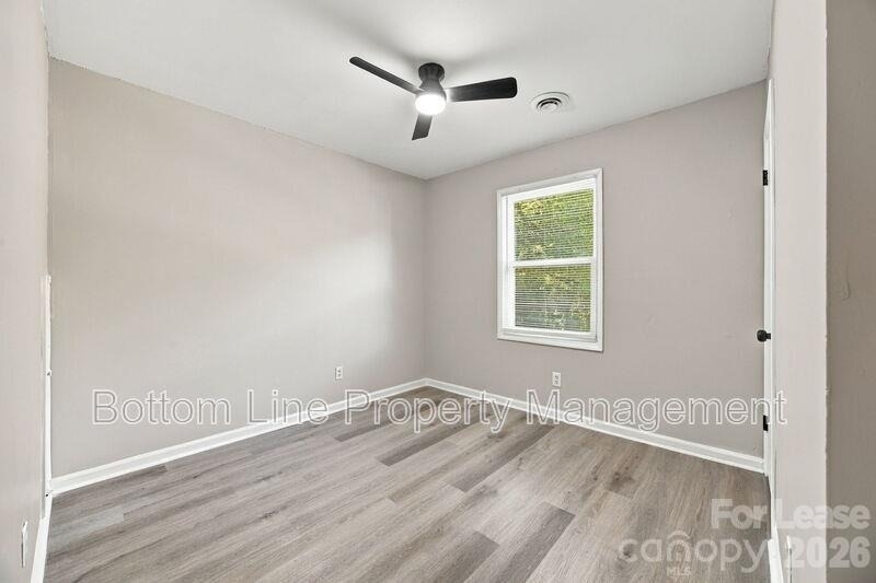 909 Carolina Avenue - Photo 16