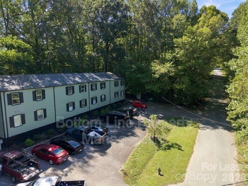 909 Carolina Avenue - Photo 2