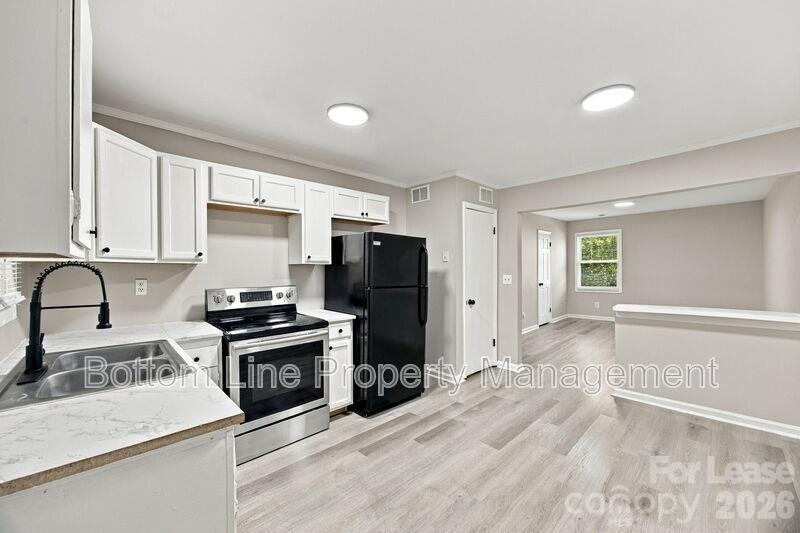 909 Carolina Avenue - Photo 4