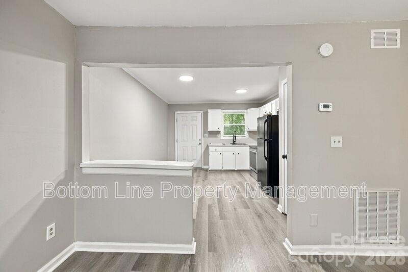 909 Carolina Avenue - Photo 5