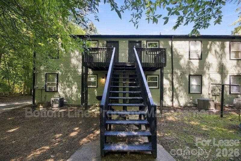 909 Carolina Avenue - Photo 1