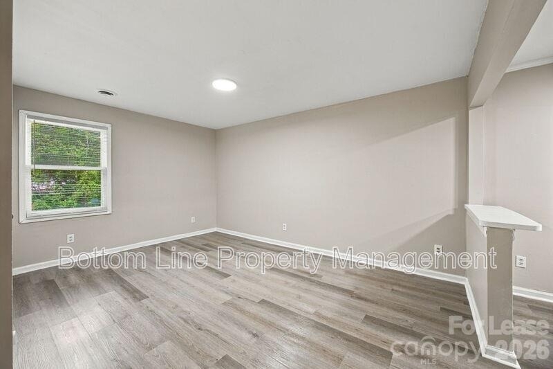 909 Carolina Avenue - Photo 10