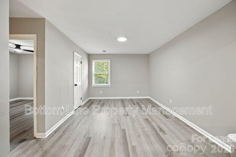 909 Carolina Avenue - Photo 11