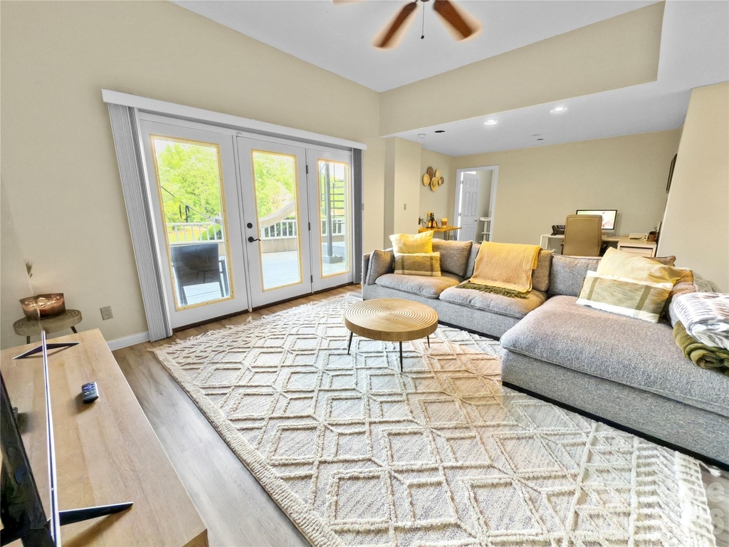 9808 Emerald Point Drive - Photo 26