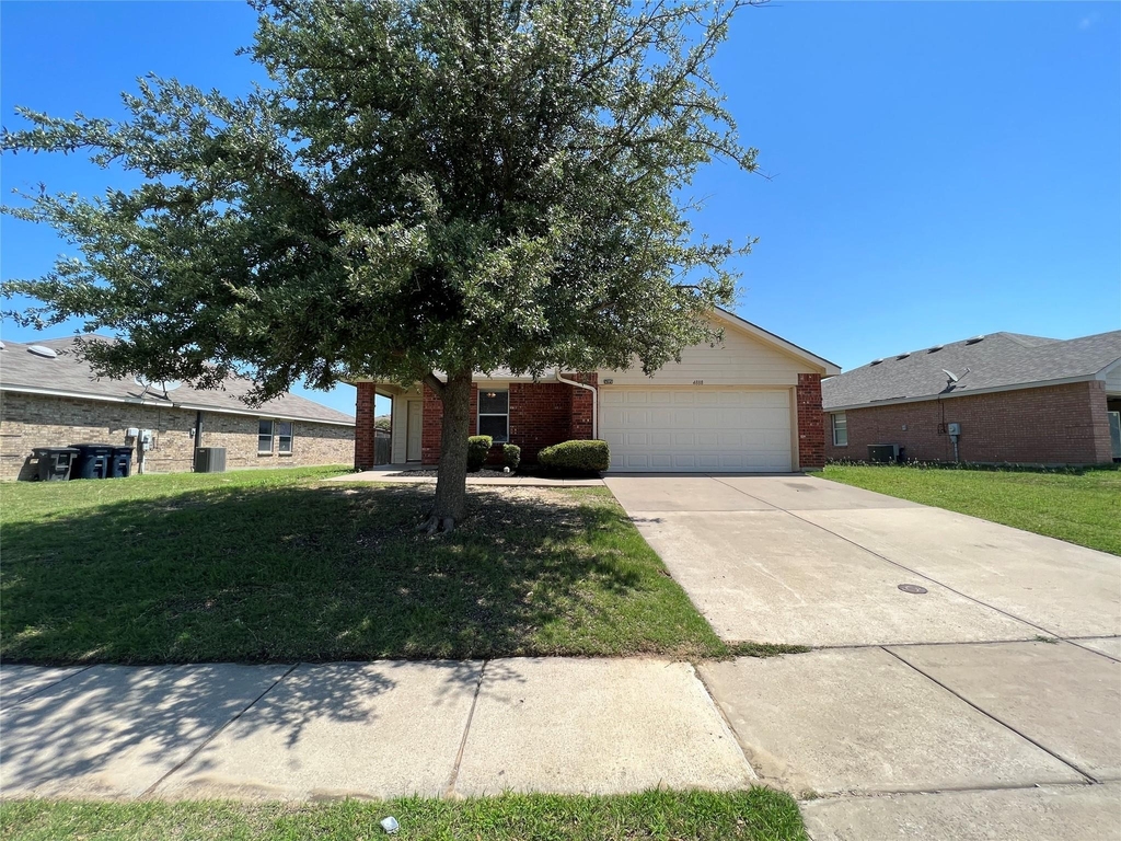 4888 Parkview Hills Lane - Photo 1