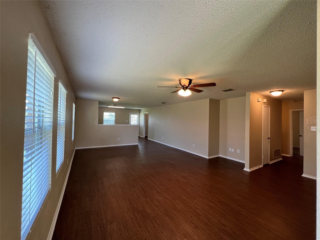 4888 Parkview Hills Lane - Photo 2