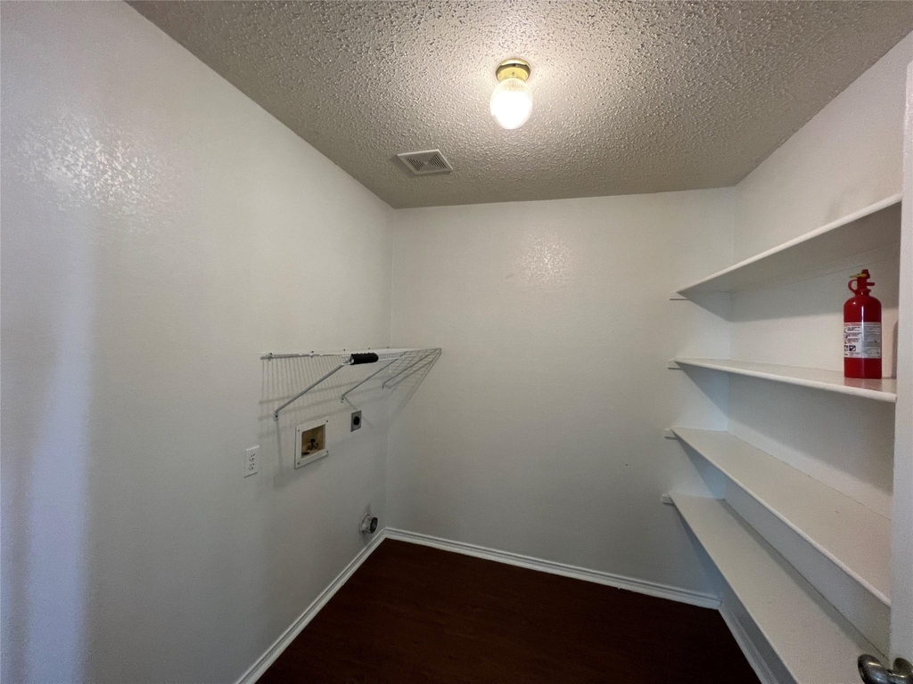 4888 Parkview Hills Lane - Photo 5