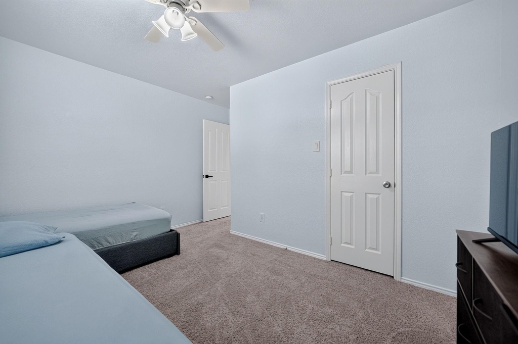 10424 Rising Knoll Lane - Photo 15