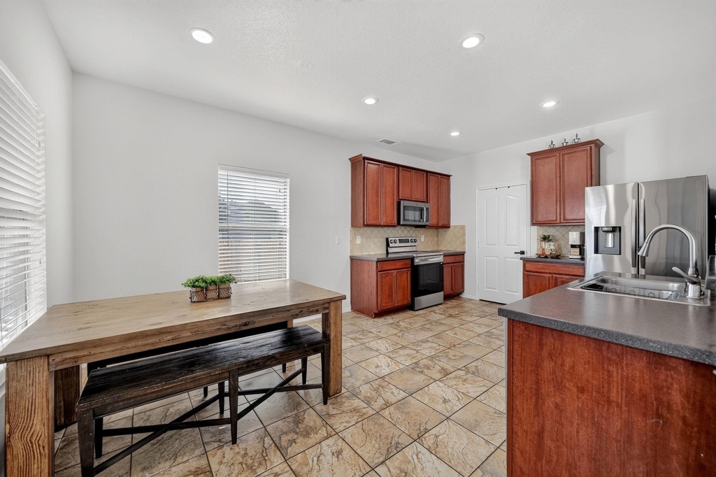 10424 Rising Knoll Lane - Photo 8