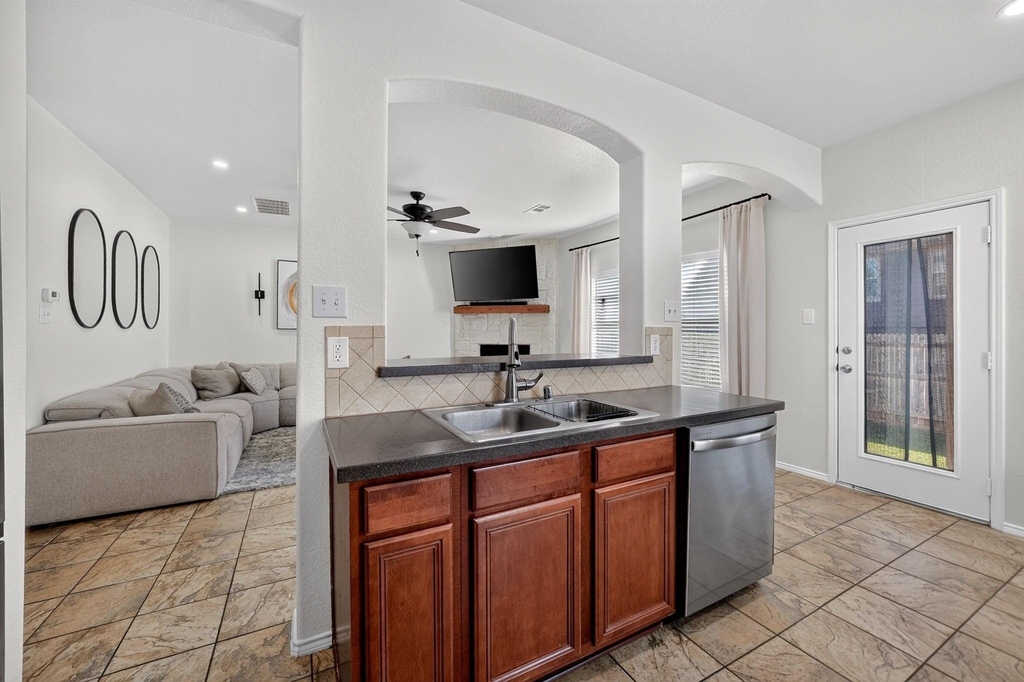 10424 Rising Knoll Lane - Photo 7