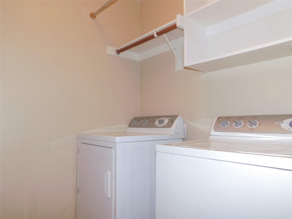 2661 Lake Ridge Drive - Photo 11