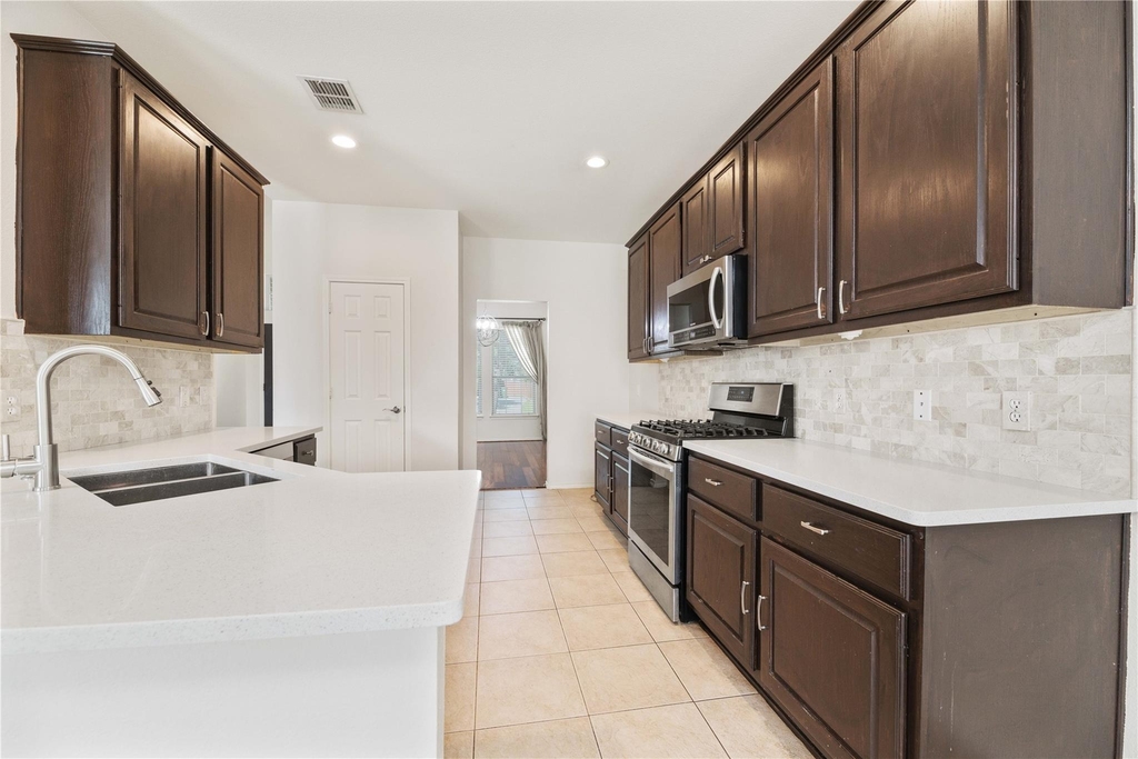 712 Twin Valley Drive - Photo 7