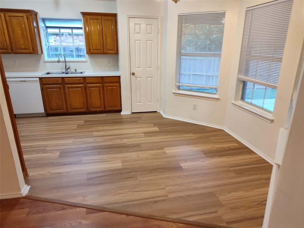 121 Canterbury Street - Photo 7