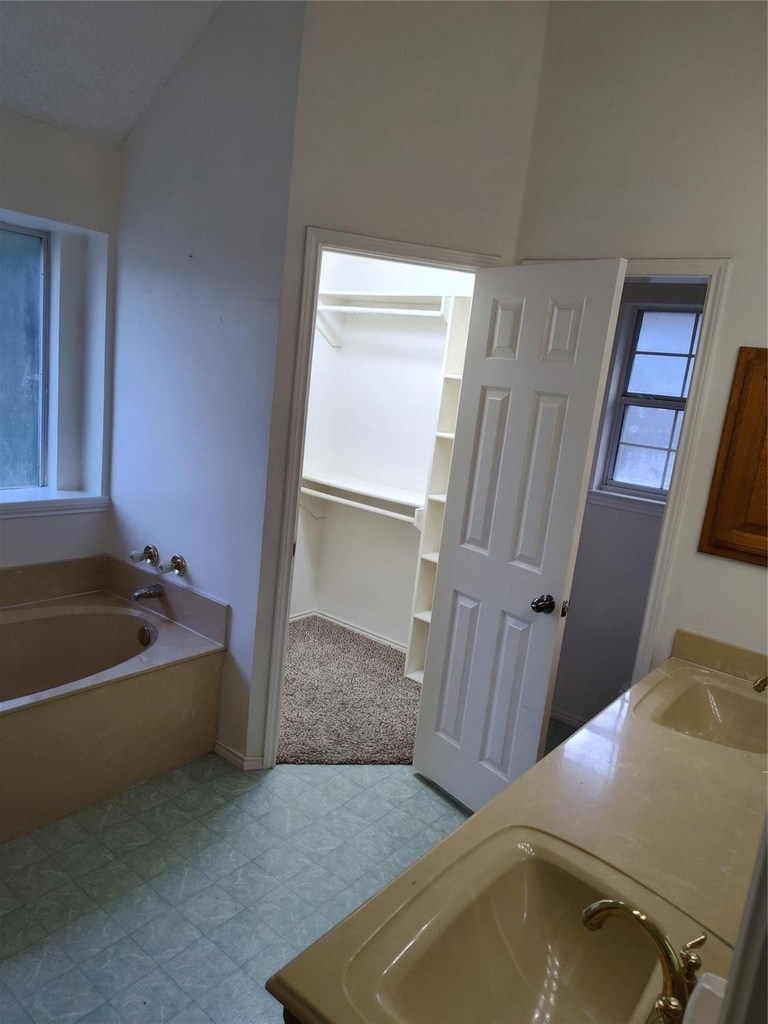 121 Canterbury Street - Photo 11