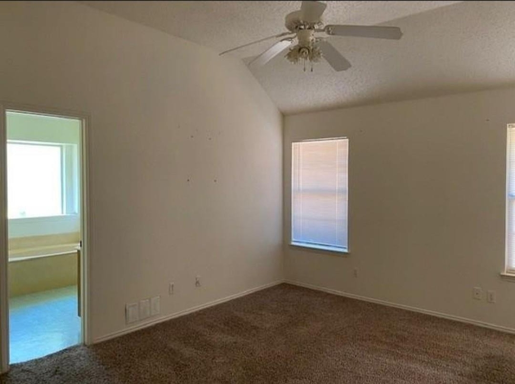 121 Canterbury Street - Photo 10