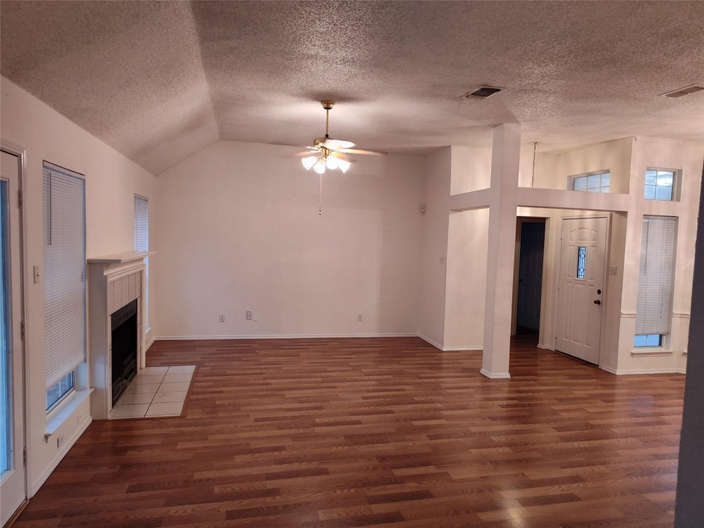 121 Canterbury Street - Photo 3