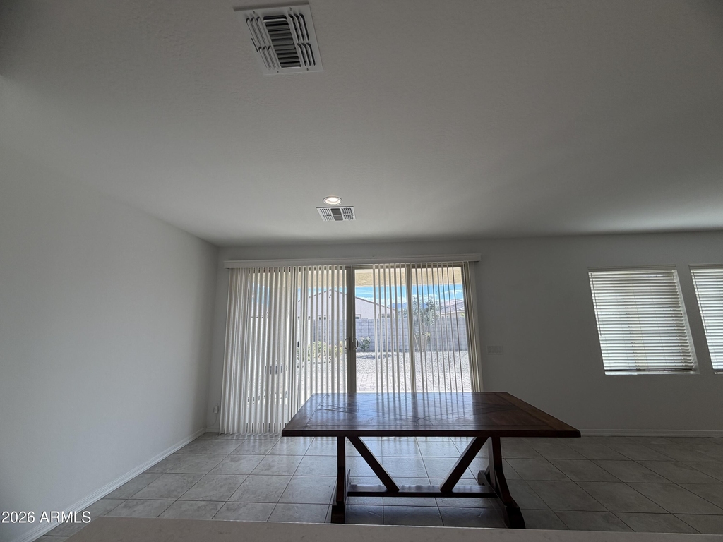 11623 W Parkway Lane - Photo 7