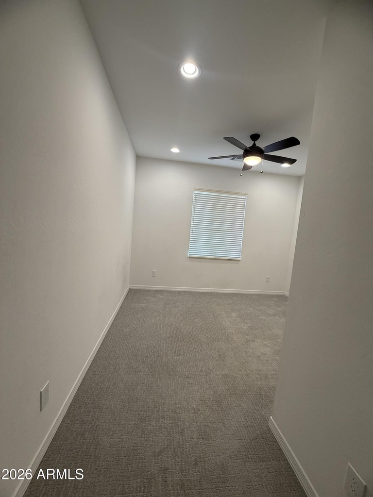 11623 W Parkway Lane - Photo 14