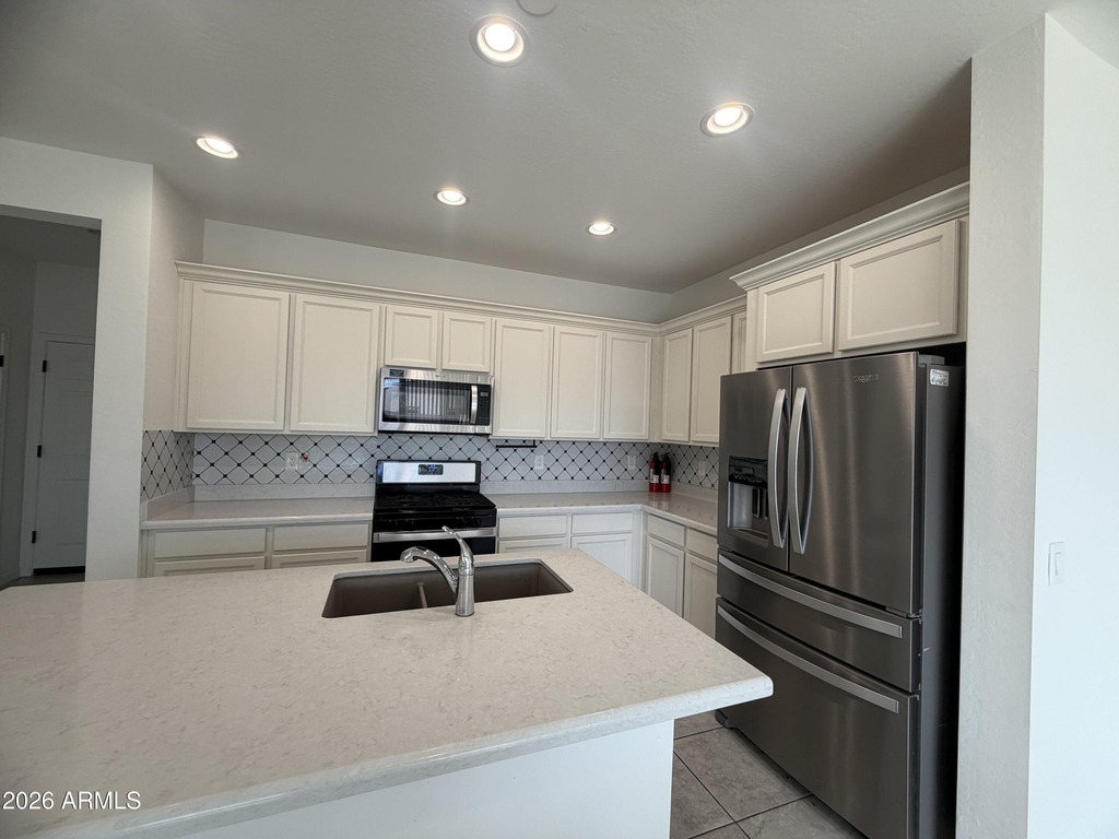 11623 W Parkway Lane - Photo 5