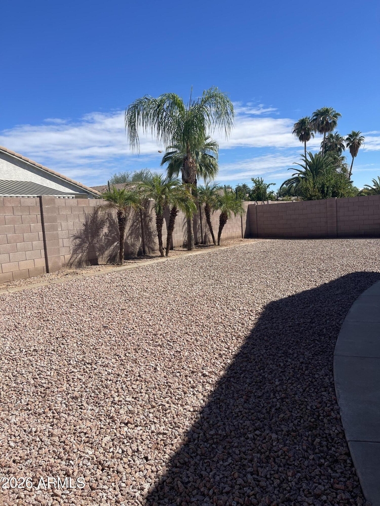 2114 E Cherry Hills Place - Photo 35
