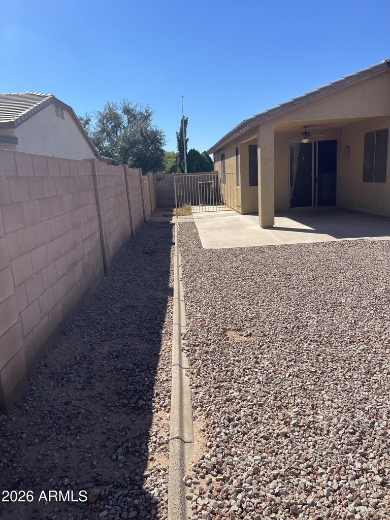 2114 E Cherry Hills Place - Photo 40