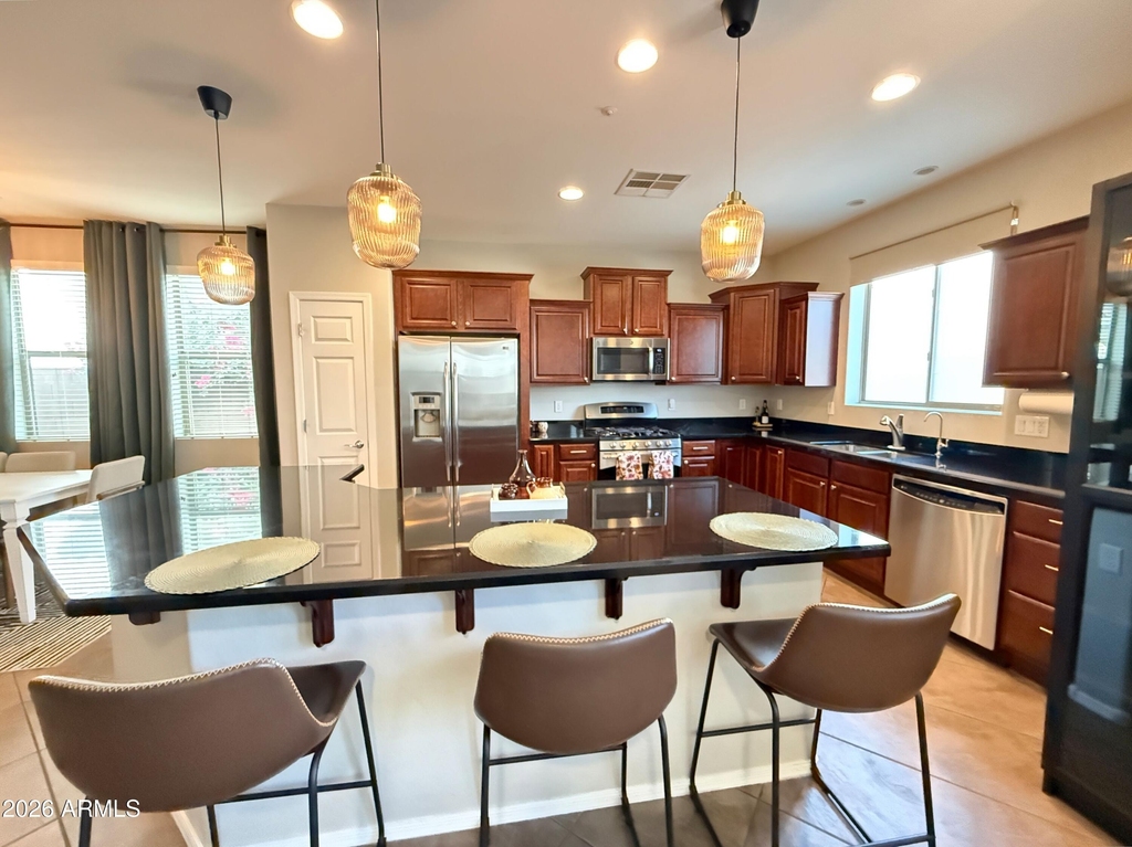 3272 E Meadowview Drive - Photo 2