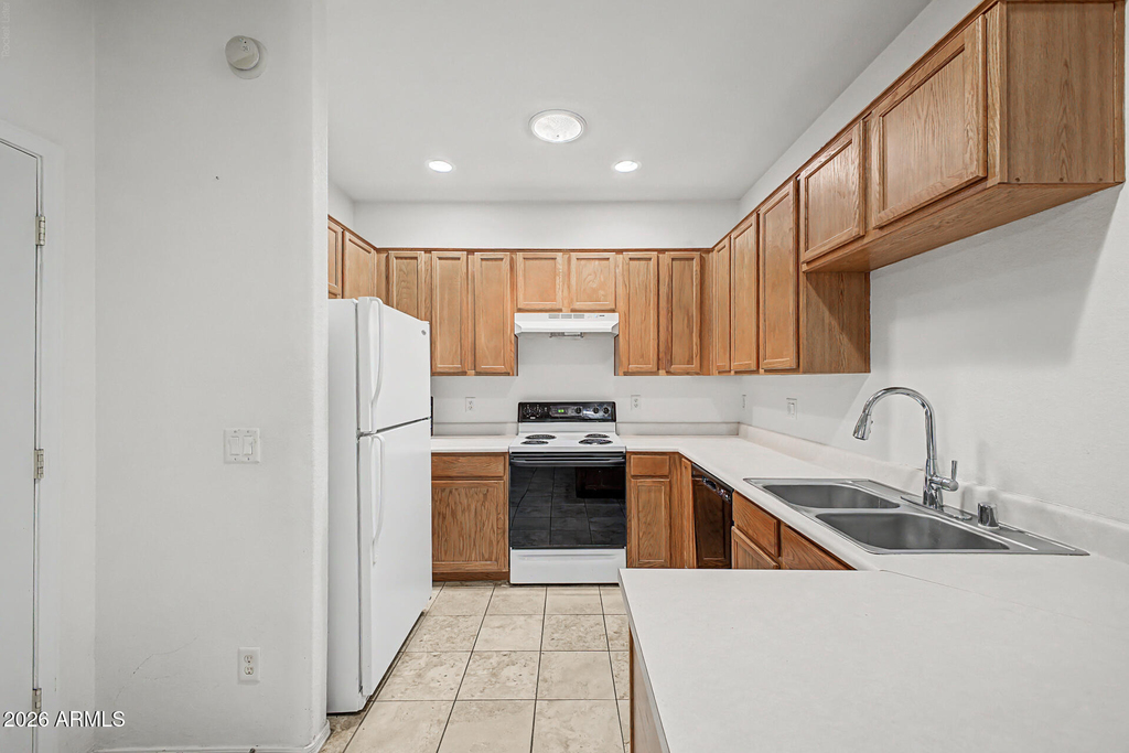 8800 N 107th Avenue - Photo 5