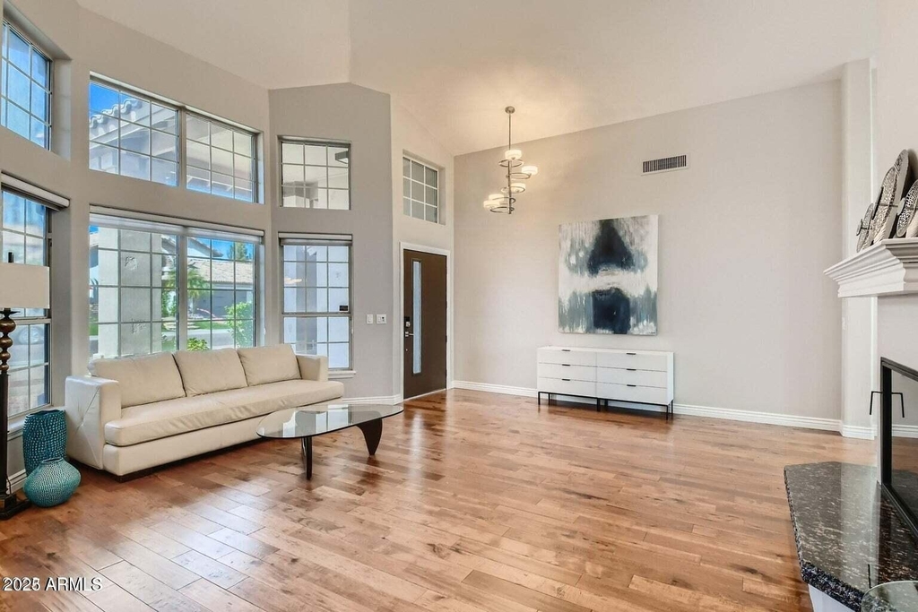 15827 S 36th Street - Photo 5