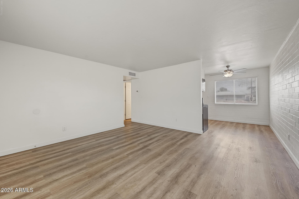 704 W 11th Street - Photo 5
