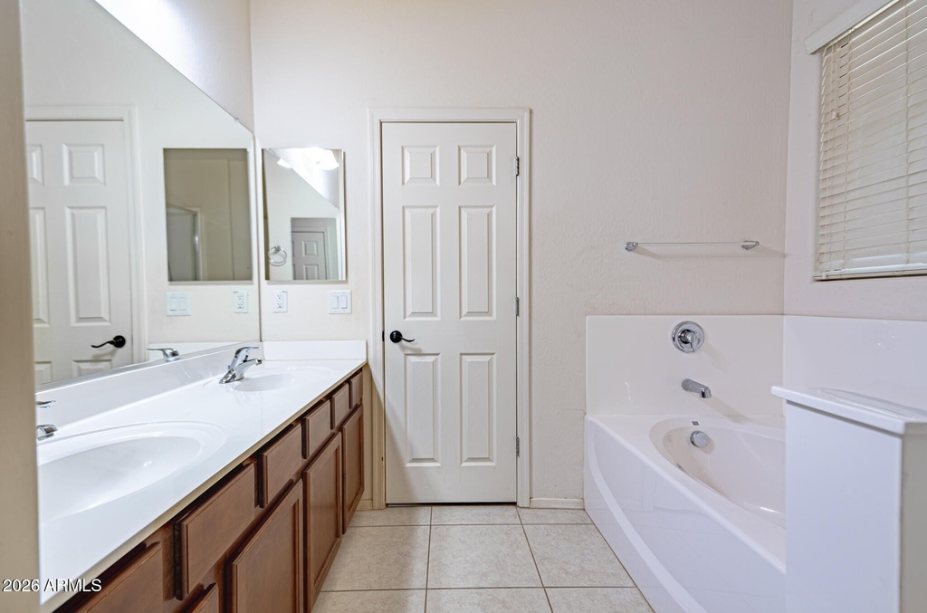18433 W Sunnyslope Lane - Photo 14