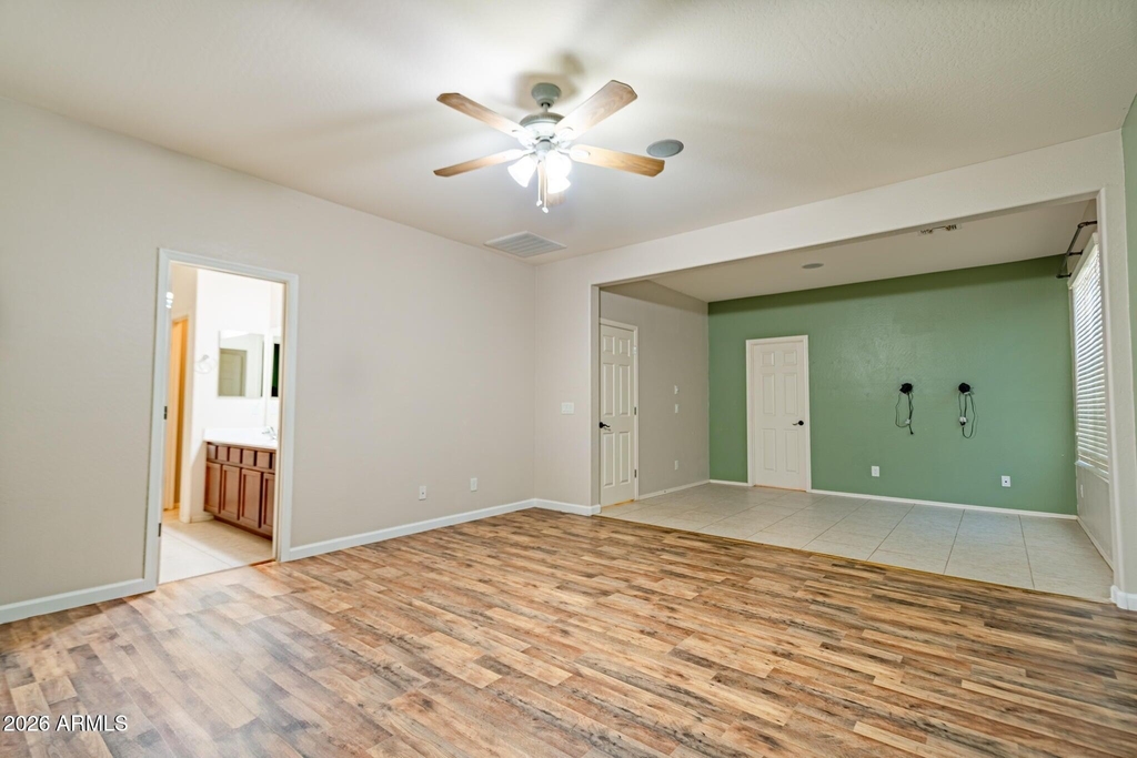18433 W Sunnyslope Lane - Photo 12