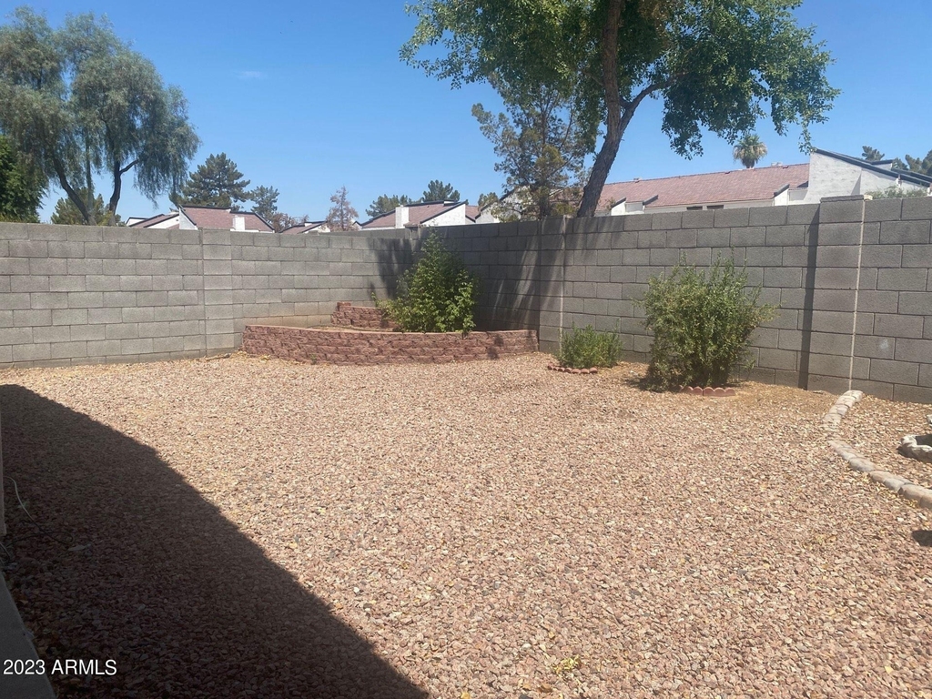 622 W Colt Road - Photo 24