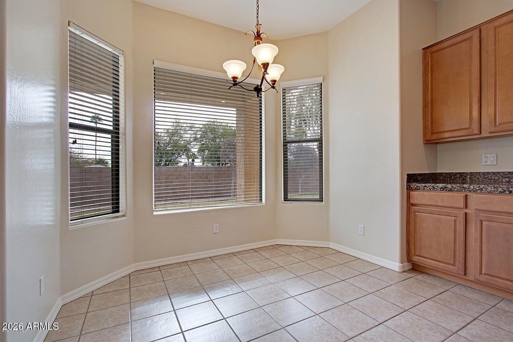 431 W Wildhorse Drive - Photo 9