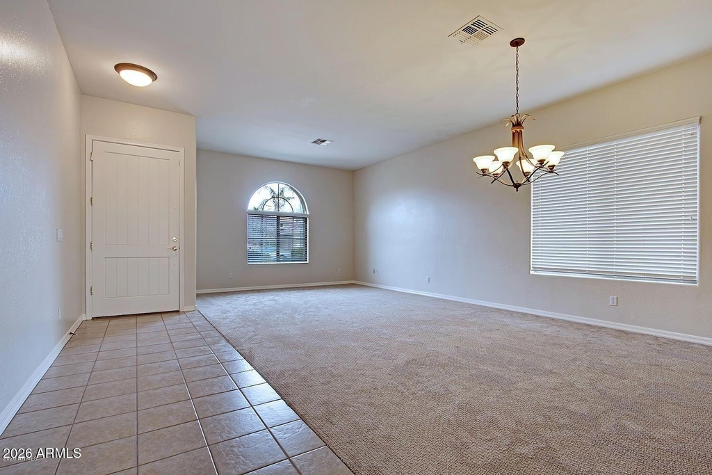 431 W Wildhorse Drive - Photo 2