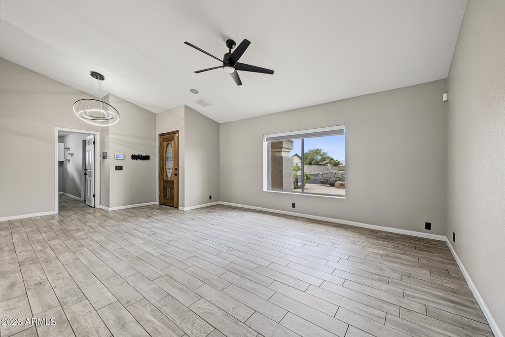 915 W Diamond Drive - Photo 7