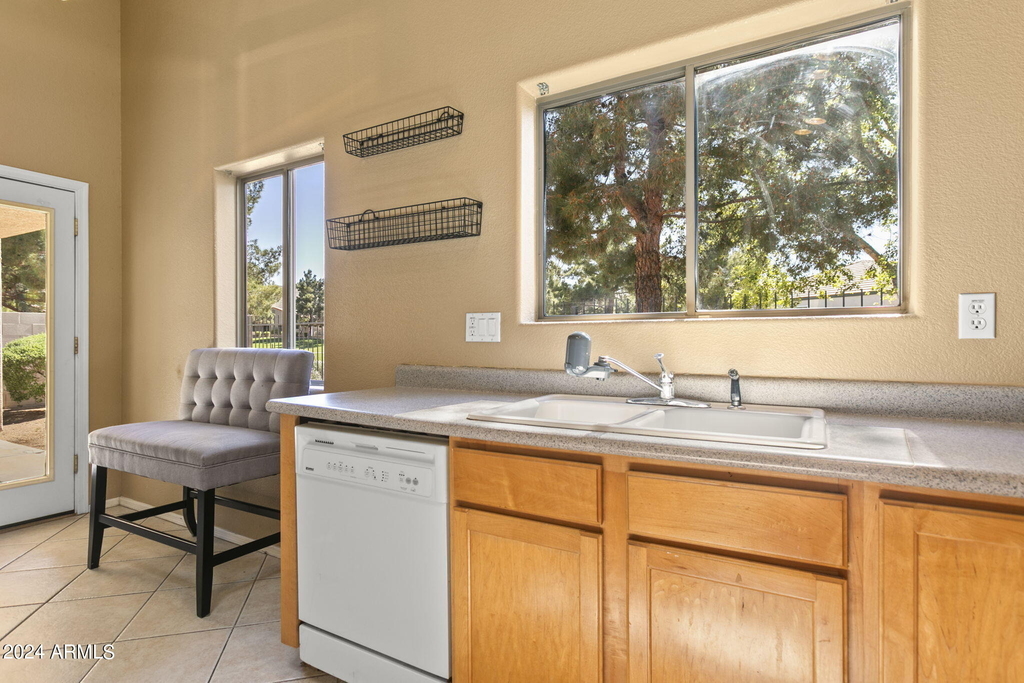 3243 E Maldonado Drive - Photo 10