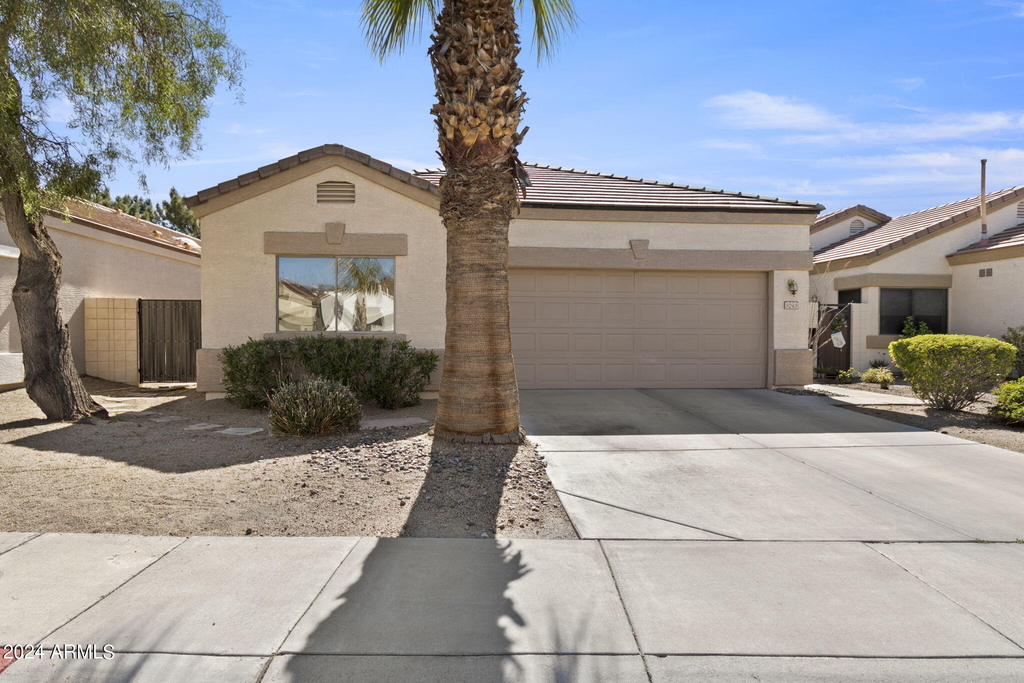 3243 E Maldonado Drive - Photo 0