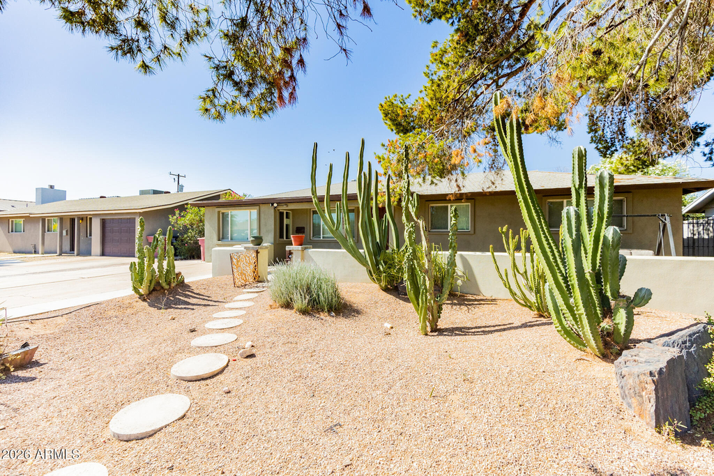 6552 E 2nd Street - Photo 2
