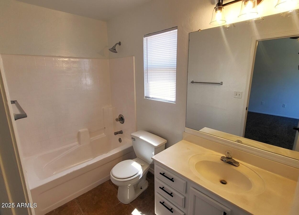 2032 E Catclaw Street - Photo 10