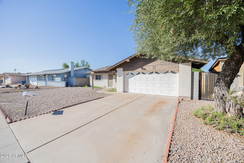 1234 W Palomino Drive - Photo 2