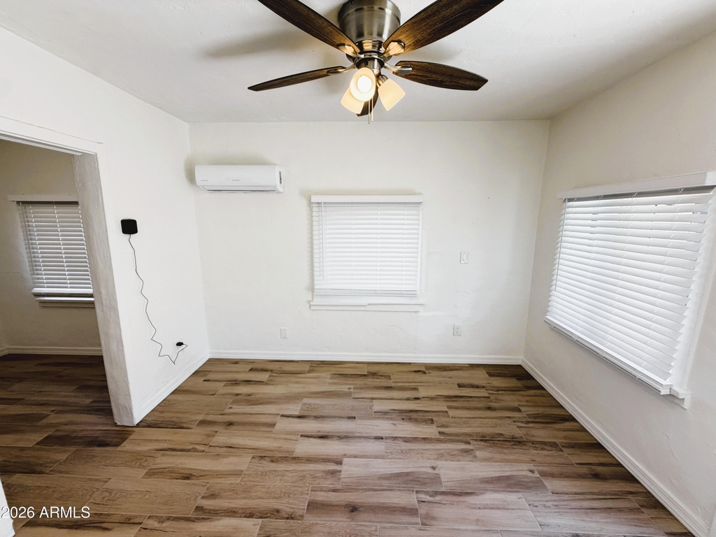 906 E Fairmount Avenue - Photo 3