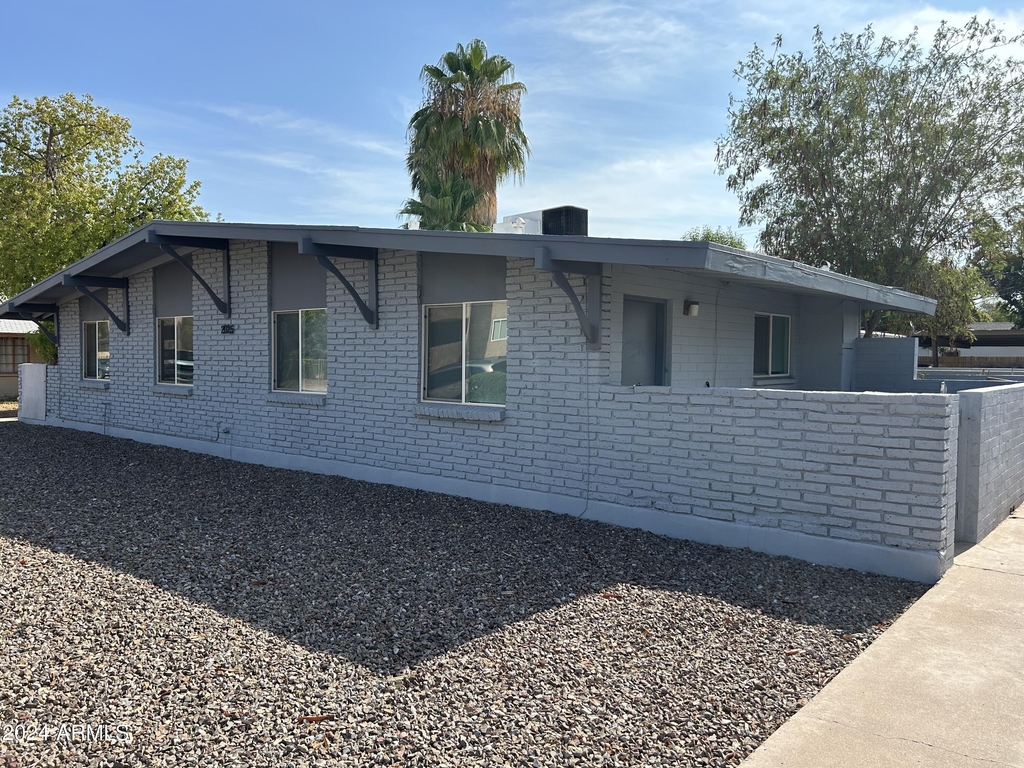 2025 S Forest Avenue - Photo 0