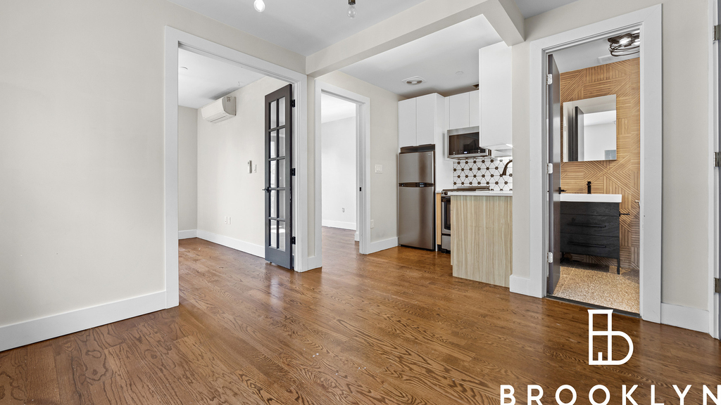 659 Hancock St 11233 - Photo 2