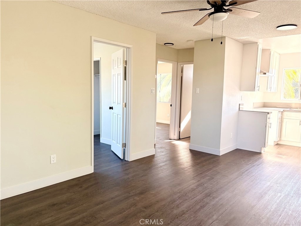 427 E 25th - Photo 2