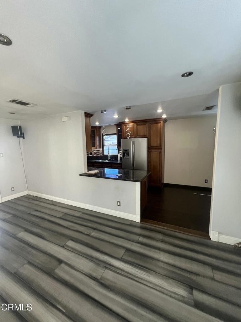 633 E G Street - Photo 2