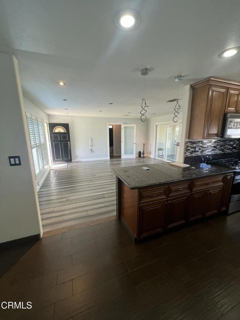 633 E G Street - Photo 5