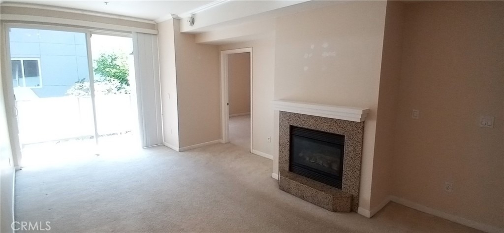 160 S Hudson - Photo 3
