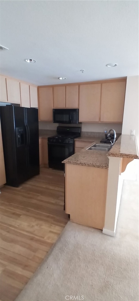 160 S Hudson - Photo 1