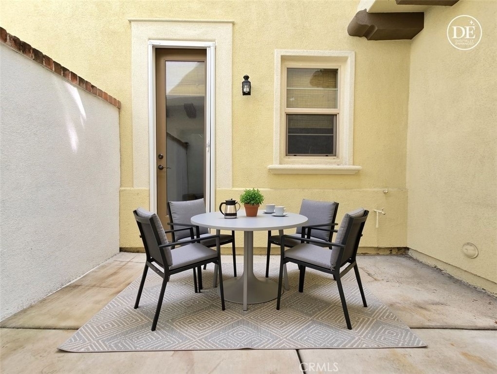 719 E Valencia - Photo 28