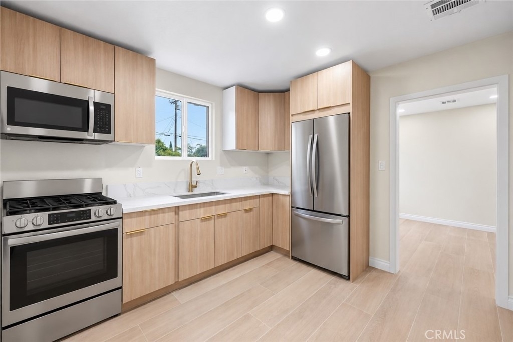 12978 Kamloops Street - Photo 3